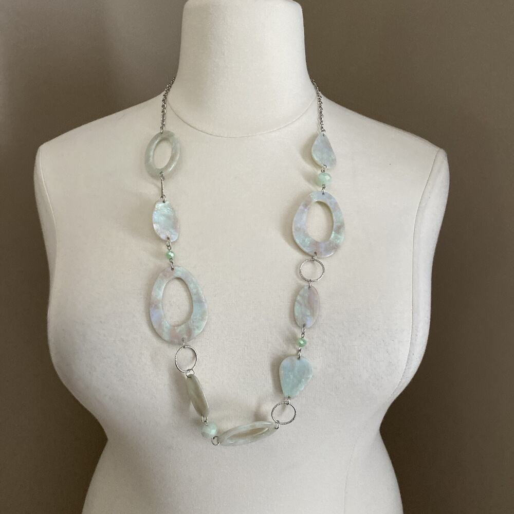 1946 Light Blue /Pink Acrylic Circle Pendants Statement Silvertone Necklace 32”